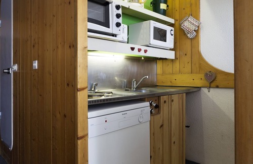 Arc-1800 Apartment | ☞ 1800 bows ● 7 people ● south facing ● snow ground ● WiFi ● Lauzières