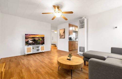 Renton House | 1803 Renton · 2b1b Sweet Suite @Renton 10 mins to SeaTac airport