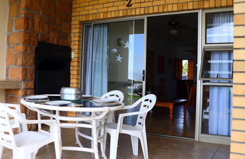 Kleinmond Apartment | 180° beach, lagoon and mountain view, 4min. walk to main beach and shop center.