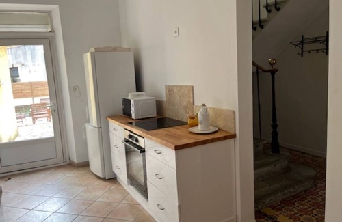 Montfrin House | 180m2 house with swimming pool in the village. Small & medium dogs accepted