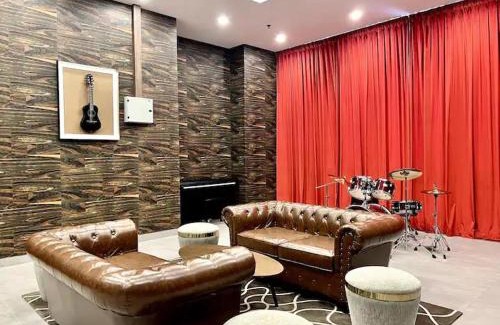 Bukit Indah Apartment | 1810 SkyTree bukitindah Aeon Legoland 2-3pax
