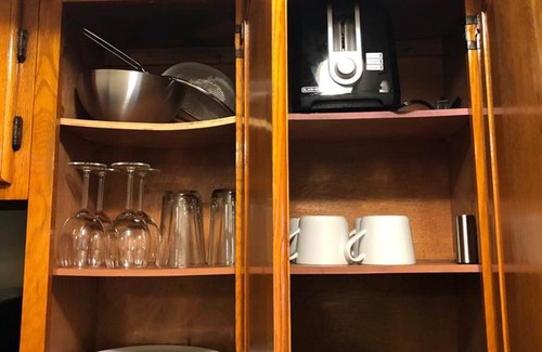 Industry Apartment | 1817 1D · Superb 1bed Apt.-20 Min to NYC/Parking Avail.