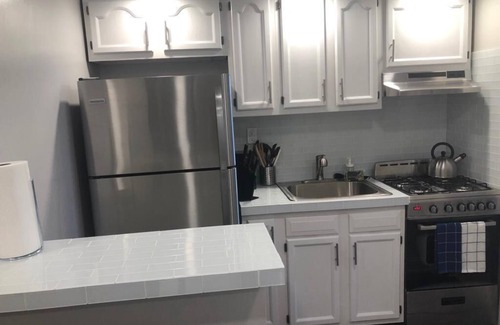Industry Apartment | 1817 4D · Fancy 1bed Apt/20 Min to NYC-Parking Avail.