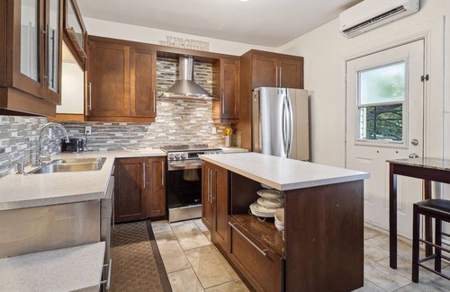 Verdun Apartment | #182 Spacious 2 Floors Apt in Verdun with Backyard