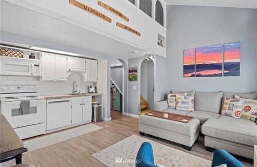 Quincy Condo | #182-Unit by pool & Gorge shuttle-book separately