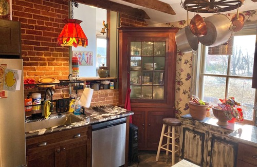 Mechanicsburg House | 1830s Estate in Historic Downtown Mechanicsburg