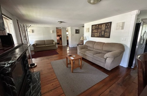 Hammondsport Apartment | 1835 House Lower Unit