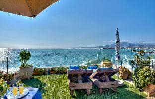 Gordons Bay Central Apartment | 185 on BEACH Boutique Suites