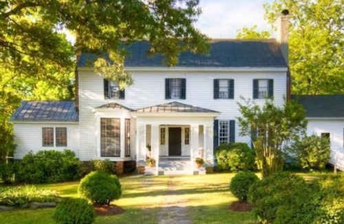 Alton Cottage | 1850 Cottage Two bedroom handicapped accessible, dog friendly