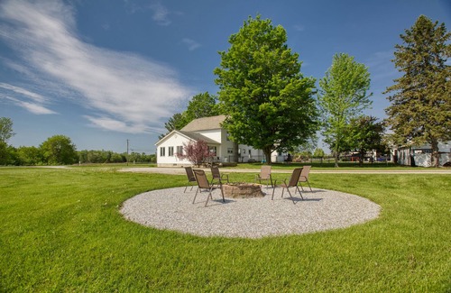 Grand Isle Apartment | 1850's Farmhouse Private Apartment