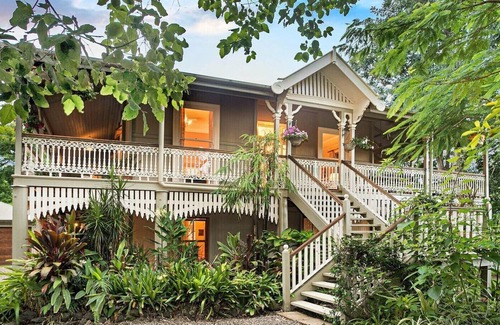 Bald Knob House | 1890 Queenslander Guest House.