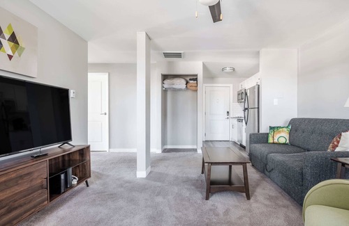 Mile Square Apartment | 18BR 17BA Combined Apartments close to Lucas Oil Stadiom