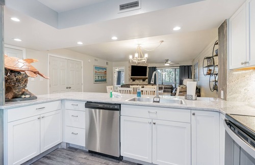 Arcadian Shores Villa | 18C Richmond Park, remodeled villa with full access to amenities