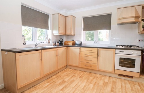 New Forest District Cottage | 19 QUAYSIDE WALK in Marchwood