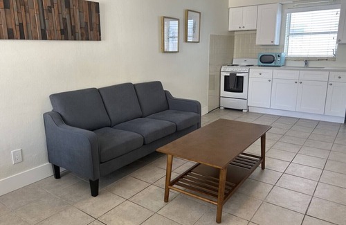 Bay Esplanade Apartment | 19 · Surf n Sand 1 Bedroom Apartment by the Water 19