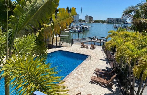 Bay Esplanade Apartment | 19 · Surf n Sand 1 Bedroom Apartment by the Water 19