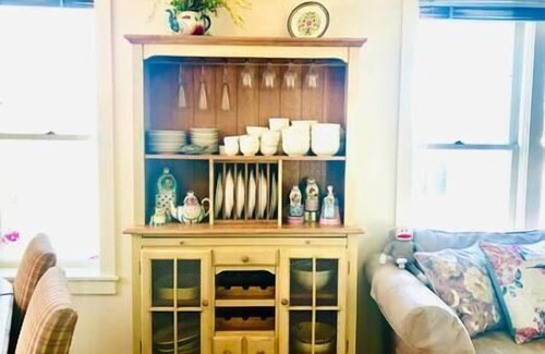 Historic Downtown District House | 1907 Charmer, Perfect Downtown Location, So Clean!