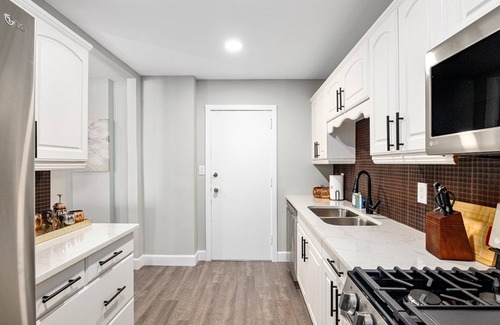 Downtown Atlanta Condo | 1909-High Flr-300 MB-1 Free Park-2 Bd King & Queen