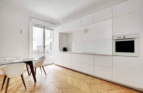 Porte-Dauphine Apartment | 190m²Step into a realm of unparalleled luxury Trocadero:80m² Rare private garden