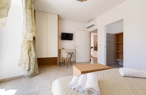 Pittuini Bed & Breakfast | 1912 B&B I Tarocchi - Camera Matrimoniale L`imperatrice