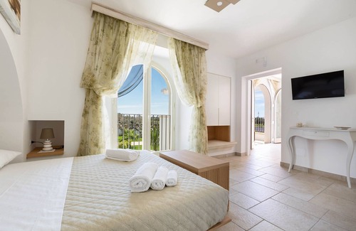 Pittuini Bed & Breakfast | 1913 B&B I Tarocchi - Camera Quadrupla con Terrazza