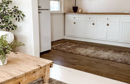 Greenleaf Cottage | 1920s cottage with AC in charming Greenleaf