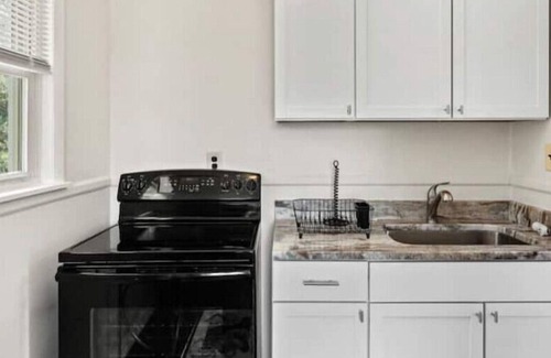 Downtown Baltimore House | 1924 Renovated Colonial Apt.