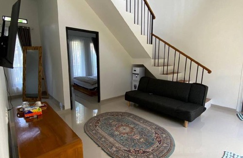 Yogyakarta House | 193 m² House ∙ 4 bedrooms ∙ 8 guests