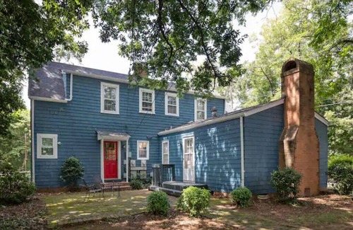 Spartanburg House | 1930's home, downtown- free cancellations