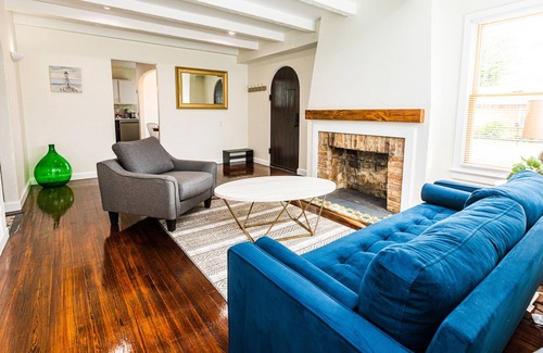 New Warrington Cottage | 1930s Cottage near Downtown Pensacola and Naval Air Station