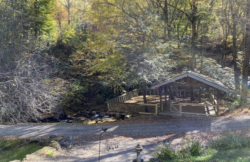 Cattail Creek Cabin | 1930’s Log Cabin on Rushing Creek!