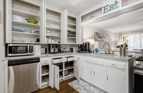 Fair Heights House | 1940s Stunning Midtown Remodel | Expo/TU 1 Mile