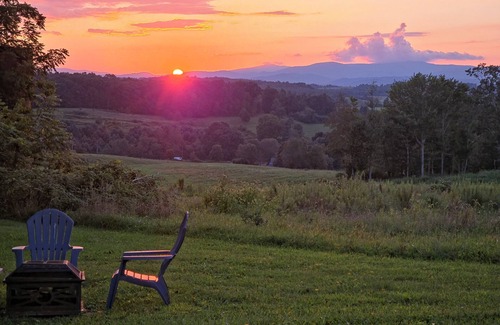 Alleghany County House | 1945 Farmhouse Charmer This is What You Come to the Country for! 12 mins Sparta