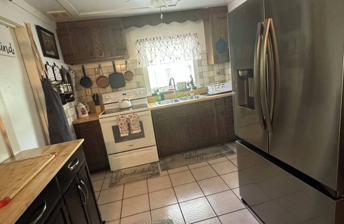 Luray Cabin | 1959 TOPLEY Retreat offers Serenity/Tranquility + Pets - Fenced Area/FREE WIFI