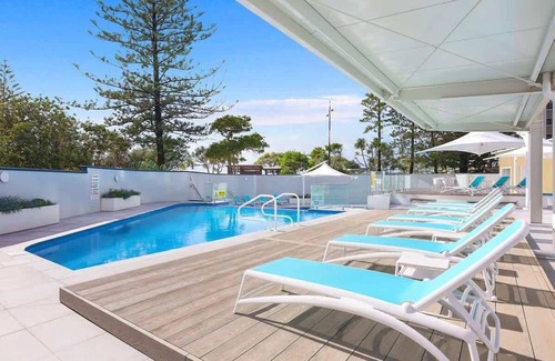 Surfers Paradise Apartment | 19B Peninsula Summary