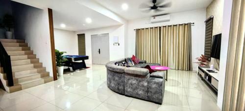 Taman Rapat Damai House | 19pax Ipoh Semi-D W Shared Pool Table & Karaoke ISD03 R