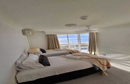 Palm Beach Hotel | 19th Avenue On The Beach