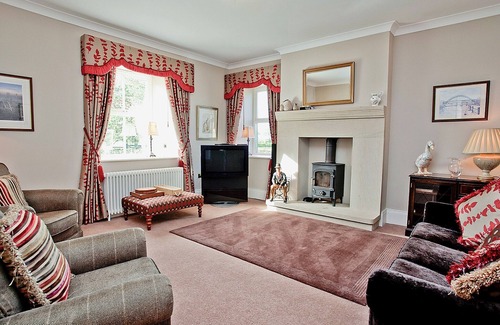 Stocksfield Cottage | 19th century farmhouse with games room, woodburning stove and lovely countryside views.