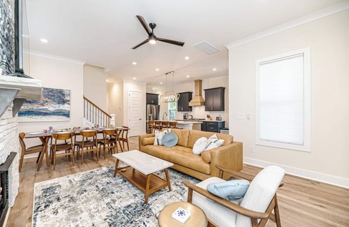Southern Pines House | 19th Hole - Downtown, Park, Pickleball, Sim Access