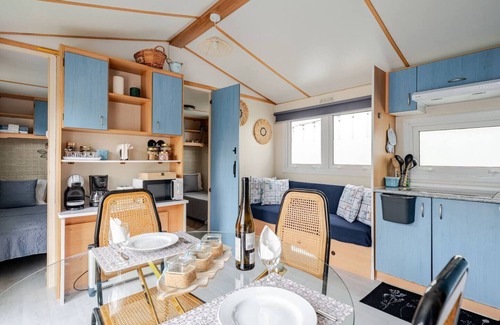 Burinhosa House | 1A Casa Azul - Charming bungalow - 3 bedrooms, near the beach and Nazaré