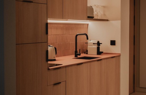 Old Town Apartment | 1A | Premier Apartment by Pau Suites