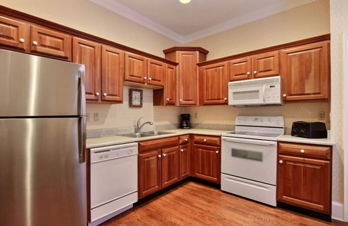 Historic District - North Hotel | 1bd, 1.5ba Historic District and River Front-Walk to Everything!