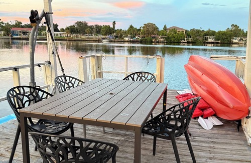 Bayou Shores House | 1bd/1ba townhome w/PRIVATE DOCK & KAYAKS
