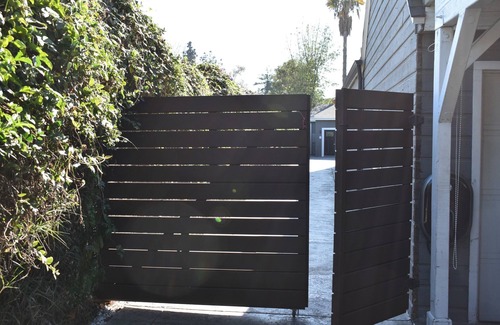 Northridge Apartment | 1BD/1BTH Unit/Queen Bed/Queen Sofa Bed/Wi-Fi/PARKING/EV/UTILITIES