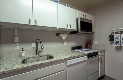 Bend Condo | 1Bd/2Bath, Downtown Bend, Views of Deschutes River