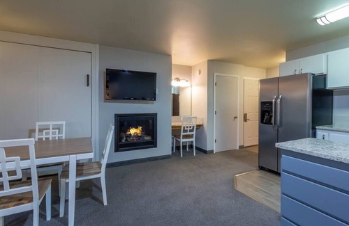 Bend Condo | 1Bd/2Bath, Downtown Bend, Views of Deschutes River