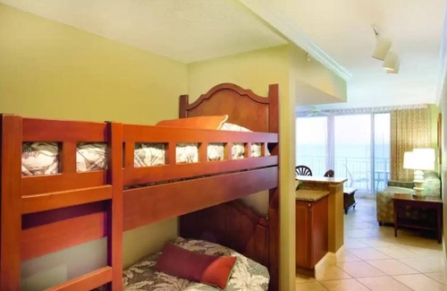 Panama City Beach Hotel | 1BD/Panama City Beach - Oceanfront View with Full Kitchen, Pools, Bar, and More!