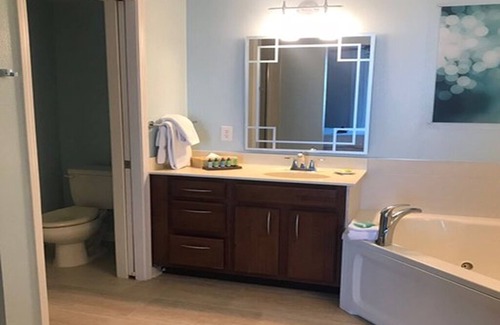 Ocean Drive Resort | 1BD w/Full Kitchen, Jetted Tub, W/D, FREE PARKING, NO RESORT FEES!