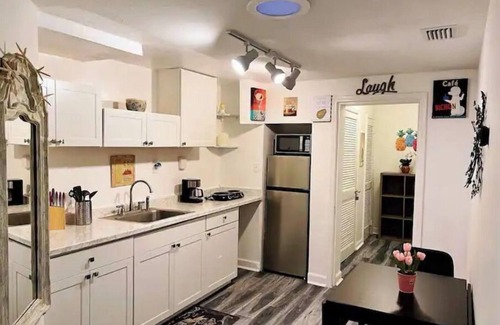 Springfield Apartment | 1bdr/1bthr near JAX downtown pet friendly 124B