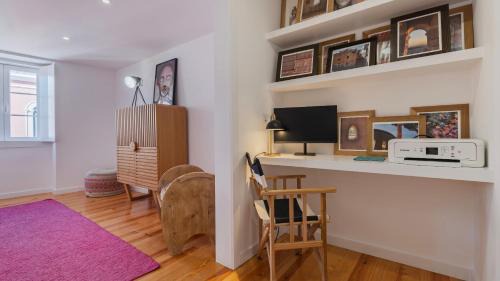 Merces Apartment | 1BDR Apartment with AC and Terrace by LovelyStay